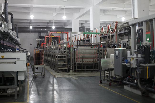 PCB板VCP自動(dòng)電鍍生產(chǎn)線  PCB板VCP自動(dòng)電鍍生產(chǎn)線